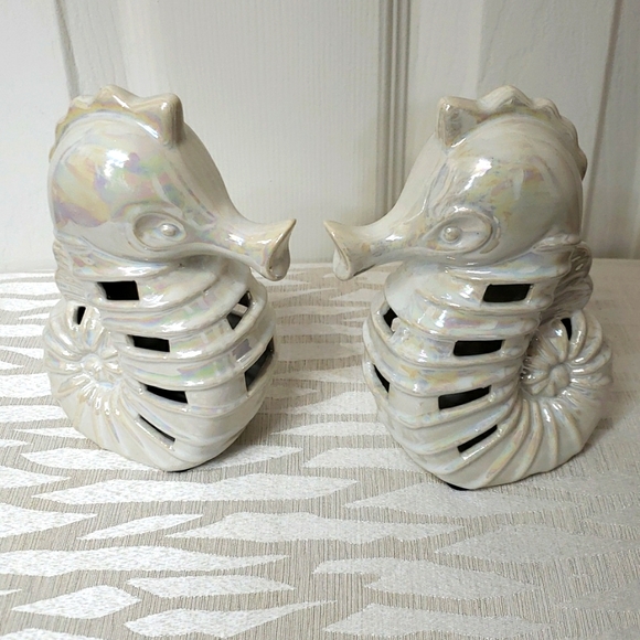 2 Decorative Seahorse's ♥, Book Shelf Ends, Under the Sea Decor - Picture 1 of 10